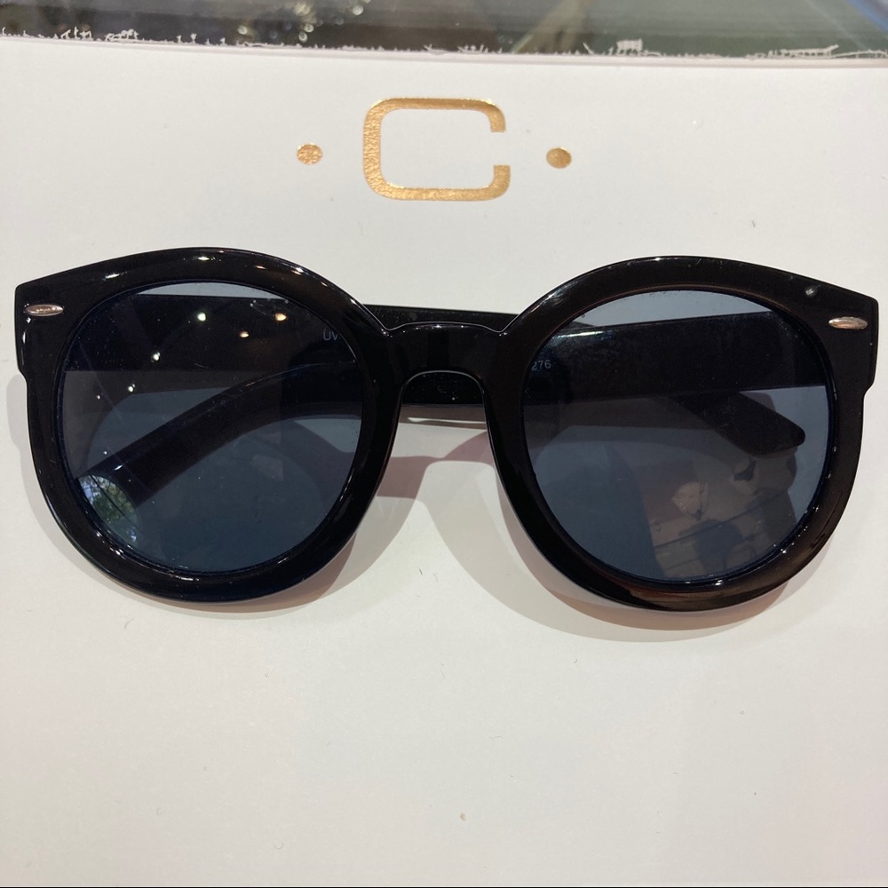 Super cute Oversized Black Sunglasses